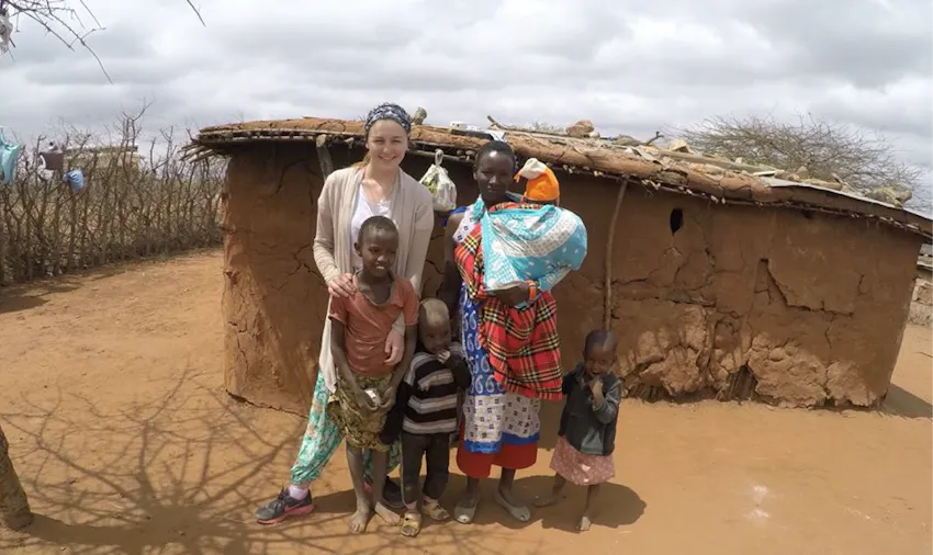 IVHQer Volunteer of the Year with her host family