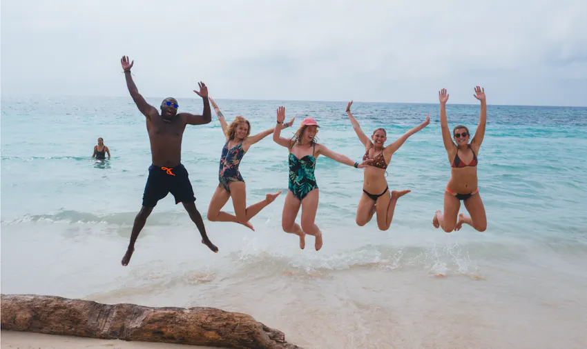 Tips to help you volunteer abroad for cheap