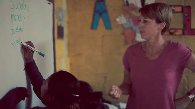 Senior IVHQ volunteers teach english volunteer abroad with International Volunteer HQ