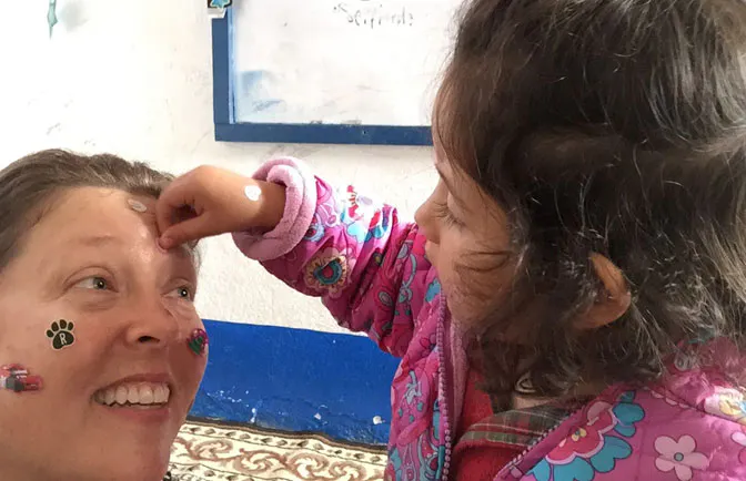 IVHQ volunteer Sue, in Guatemala working with children
