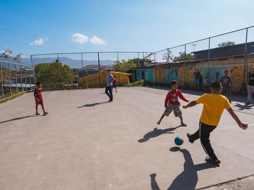 Volunteer trips abroad you can take For 1 or 2 Weeks