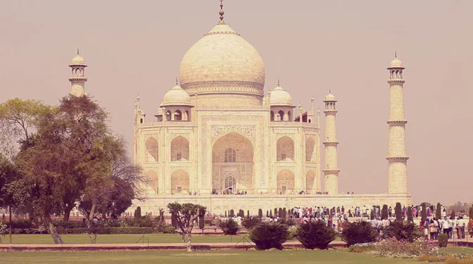 Visit the Taj Mahal while volunteering with IVHQ in India