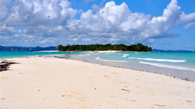 Madagascar Eco Adventure Tour with IVHQ