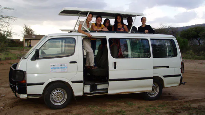 IVHQ volunteers on Safari in South Africa