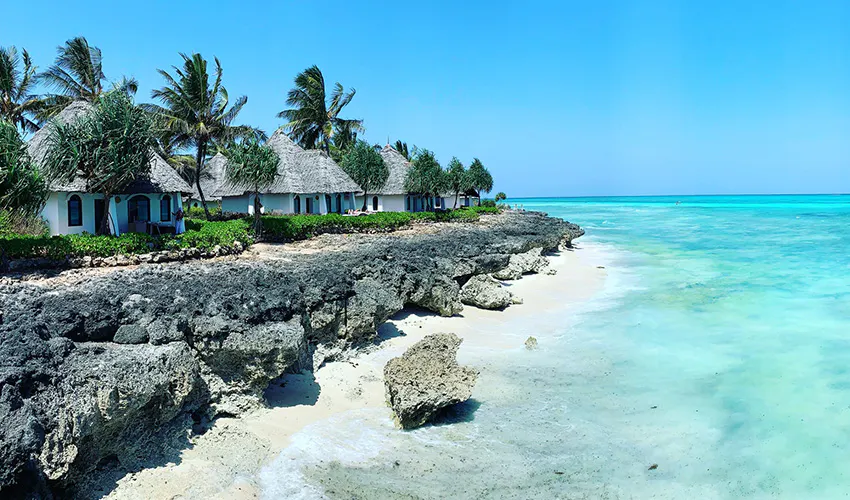 Volunteer and travel to Kenya on your winter break with IVHQ