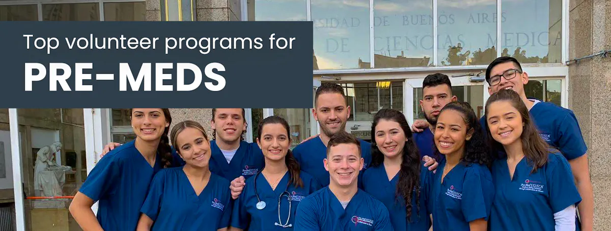 Pre-med volunteers with IVHQ