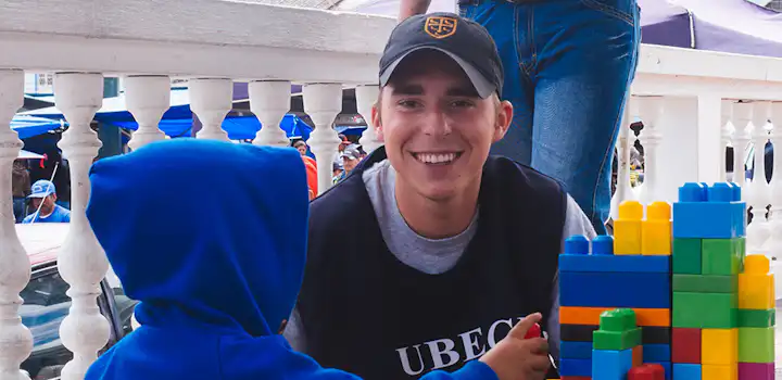 Volunteer on the Street Children Work project with IVHQ in Quito Ecuador