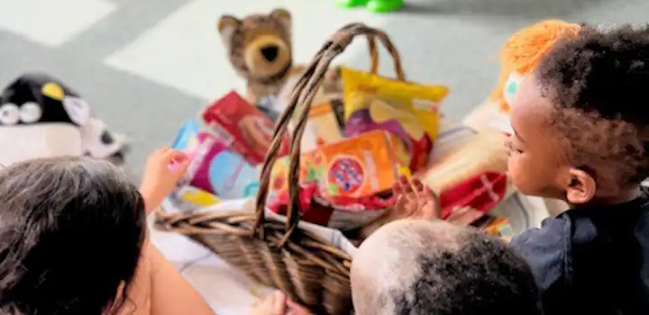 Volunteer on the Young Mom’s Support volunteer project with IVHQ in Portugal