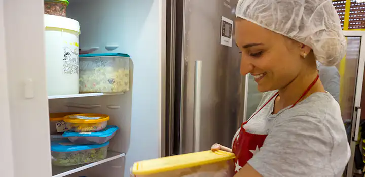 Volunteer on the Feeding the Homeless project with IVHQ in Portugal