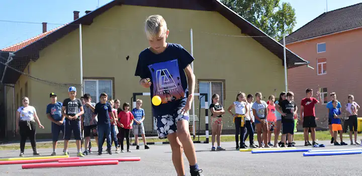 Volunteer on the Summer Camp project in Romania with IVHQ